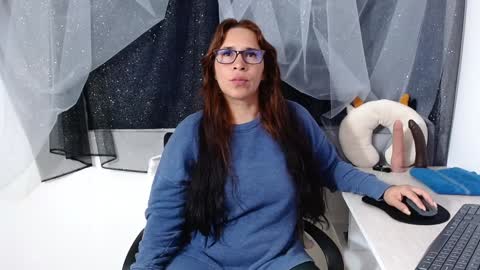 Snapshot of abril_bianchi chatting on January 6, 10:58 pm abril_bianchi online show from January 6, 10:58 pm