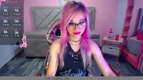 abril_ch_ online show from November 12, 10:48 am