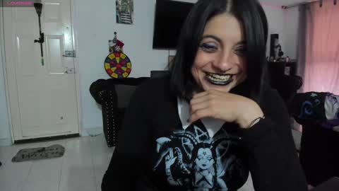 Alice online show from December 13, 9:41 pm