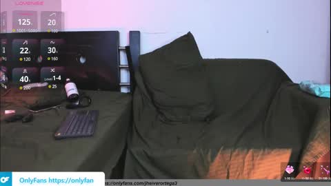 centric independent model   online show from February 22, 9:12 am