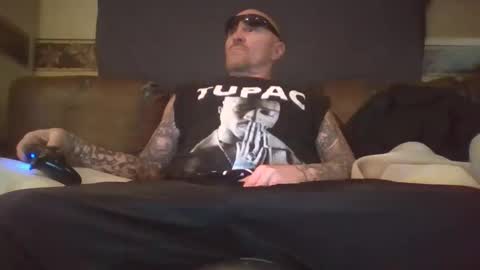 Snapshot of act_right_dub420 chatting on September 22, 5:42 am act_right_dub420 online show from September 22, 5:42 am