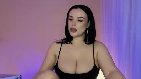 my inst   love inside 17 online show from February 20, 5:18 pm