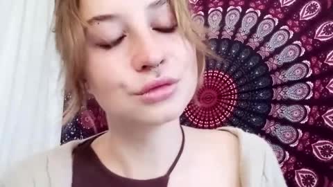 Adalyn online show from October 7, 6:21 am