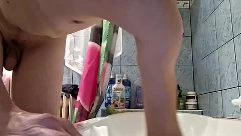 Snapshot of adam000985057 chatting on October 8, 9:34 pm adam000985057 online show from October 8, 9:34 pm