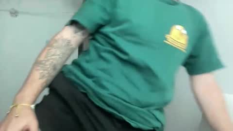 Snapshot of adam_hopper chatting on December 16, 3:17 pm Leo. online show from December 16, 3:17 pm