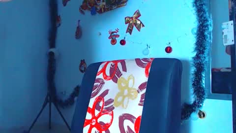 Snapshot of adam_hot11 chatting on December 10, 1:00 am adam hot11 online show from December 10, 1:00 am