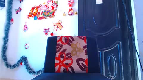 Snapshot of adam_hot11 chatting on December 18, 8:03 pm adam hot11 online show from December 18, 8:03 pm