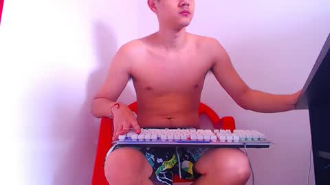 Snapshot of adam_hot11 chatting on March 7, 3:49 pm adam hot11 online show from March 7, 3:49 pm