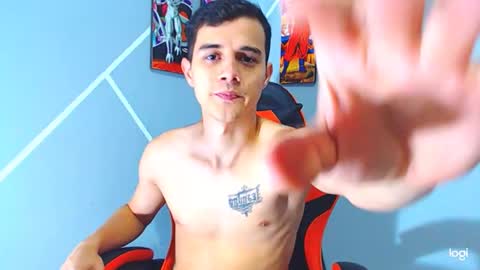 Snapshot of adam_hot11 chatting on November 1, 11:40 pm adam hot11 online show from November 1, 11:40 pm