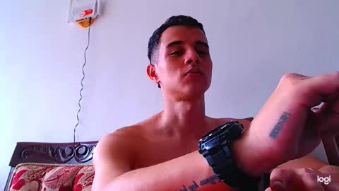 Snapshot of adam_hot11 chatting on November 14, 8:40 pm adam hot11 online show from November 14, 8:40 pm