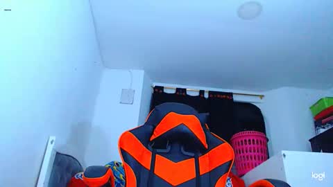 Snapshot of adam_hot11 chatting on November 24, 2:11 am adam hot11 online show from November 24, 2:11 am