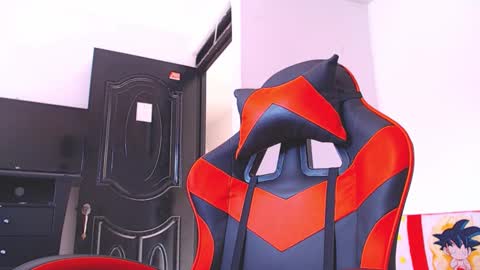 Snapshot of adam_hot11 chatting on December 14, 7:40 pm adam hot11 online show from December 14, 7:40 pm