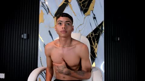 adam_piarse online show from March 3, 1:10 am