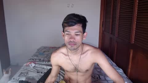 Snapshot of adam_x256 chatting on December 18, 9:29 pm instagram adam x256 online show from December 18, 9:29 pm