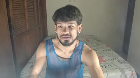 Snapshot of adam_x256 chatting on February 11, 1:10 am instagram adam x256 online show from February 11, 1:10 am