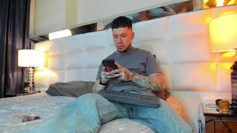 Snapshot of adamtatts chatting on October 5, 3:49 am Adam online show from October 5, 3:49 am