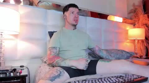 Snapshot of adamtatts chatting on November 1, 2:46 am Adam online show from November 1, 2:46 am