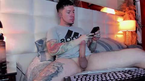 Snapshot of adamtatts chatting on November 25, 5:57 pm Adam online show from November 25, 5:57 pm