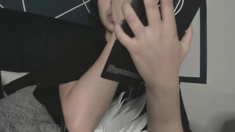 Ade  online show from December 4, 8:18 pm