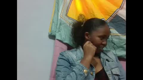 adelealy online show from September 25, 7:01 am