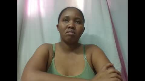 adelealy online show from November 19, 4:45 am