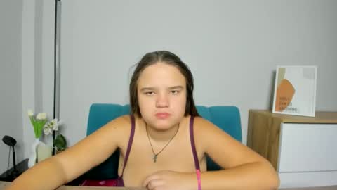 adelecruzz online show from October 12, 7:18 am