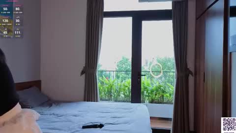 Snapshot of adelia_ntmu chatting on October 25, 1:24 am Adelia online show from October 25, 1:24 am