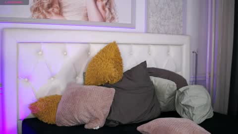 Snapshot of adelyn_chase chatting on December 7, 12:56 pm Adelyn online show from December 7, 12:56 pm