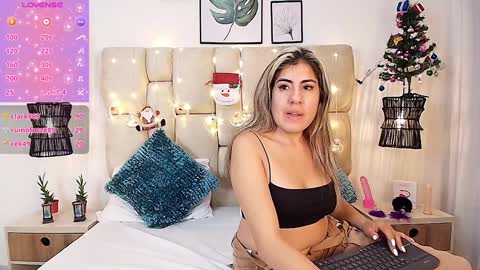 AdharaSmithh online show from January 6, 4:23 pm