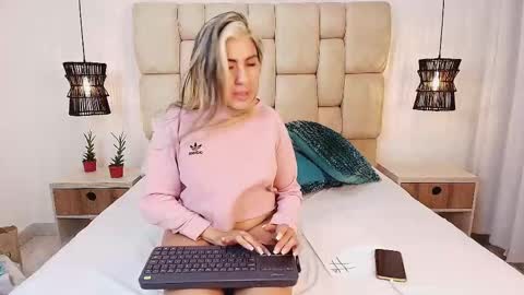 AdharaSmithh online show from February 10, 8:21 pm