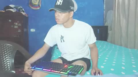 Snapshot of adonis5_ chatting on December 16, 8:58 pm Adonis online show from December 16, 8:58 pm