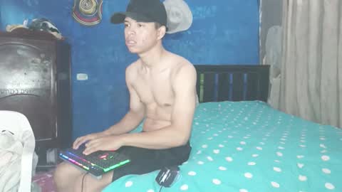 Snapshot of adonis5_ chatting on December 17, 7:20 pm Adonis online show from December 17, 7:20 pm