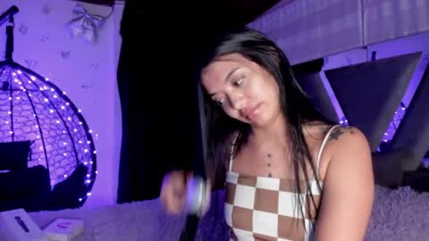 Snapshot of adorabolt chatting on December 13, 12:20 am Stormi online show from December 13, 12:20 am