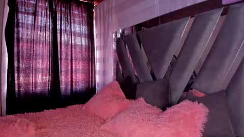 Snapshot of adorabolt chatting on December 14, 8:18 pm Stormi online show from December 14, 8:18 pm