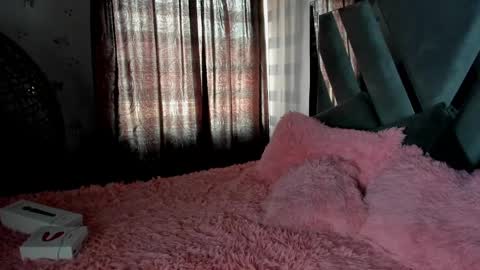 Snapshot of adorabolt chatting on December 15, 7:31 pm Stormi online show from December 15, 7:31 pm