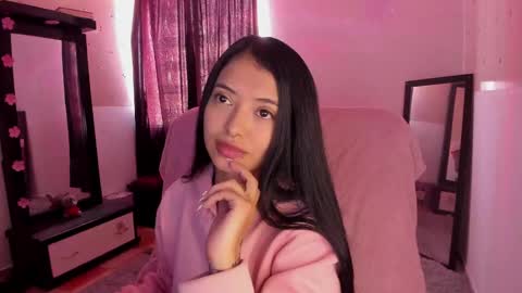 Snapshot of adorabolt chatting on January 19, 7:37 pm Stormi online show from January 19, 7:37 pm