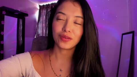 Snapshot of adorabolt chatting on February 21, 7:43 pm Stormi online show from February 21, 7:43 pm