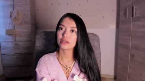 Snapshot of adorabolt chatting on September 16, 6:42 pm Stormi online show from September 16, 6:42 pm