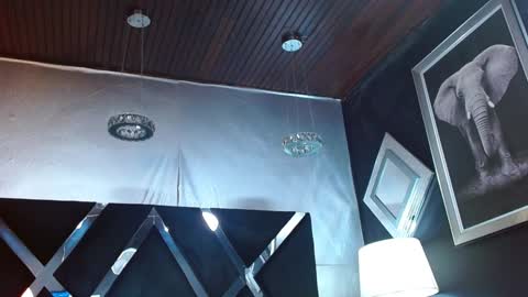 Snapshot of adrian_rae chatting on December 18, 3:33 pm online show from December 18, 3:33 pm