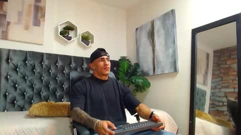 Snapshot of adrian_rae chatting on October 7, 5:43 pm online show from October 7, 5:43 pm