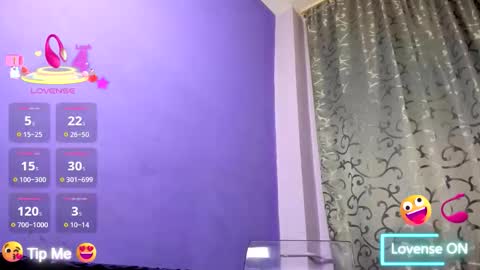 adriannalyly online show from October 4, 4:38 pm