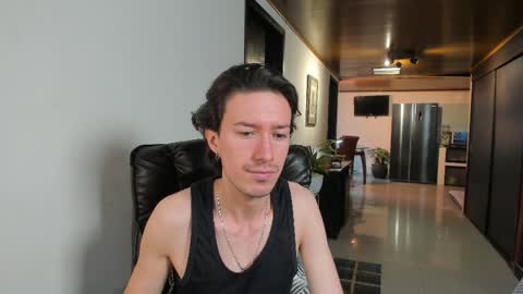 Snapshot of adrianwilliams_ chatting on November 2, 9:28 pm Adrian Williams online show from November 2, 9:28 pm