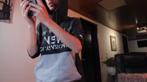 Snapshot of adrianwilliams_ chatting on November 25, 10:43 pm Adrian Williams online show from November 25, 10:43 pm