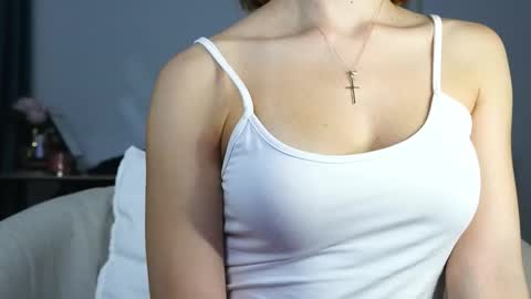 Aelia online show from September 22, 3:52 am