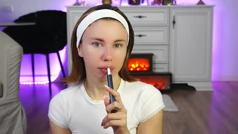 Aelia online show from October 18, 4:15 am