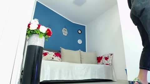 Amalia online show from March 12, 2:23 pm