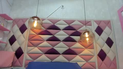 Ana online show from February 21, 6:04 pm