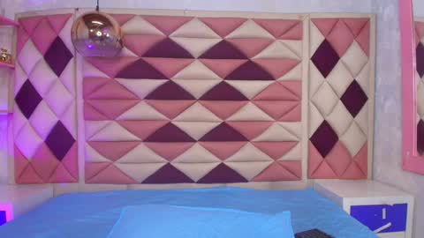 Ana online show from October 29, 11:56 am