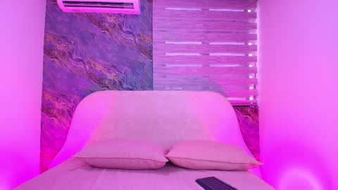 Ana online show from November 18, 12:31 pm