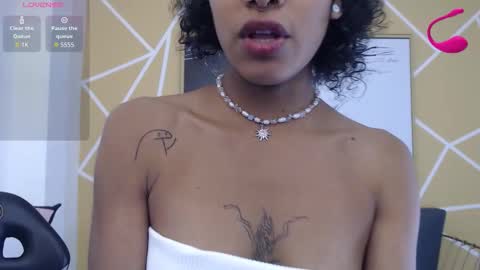agatha_amaya online show from October 27, 1:37 pm